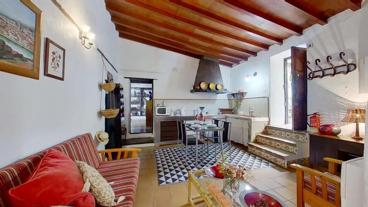 Charming 1-Bed House In La Laguna